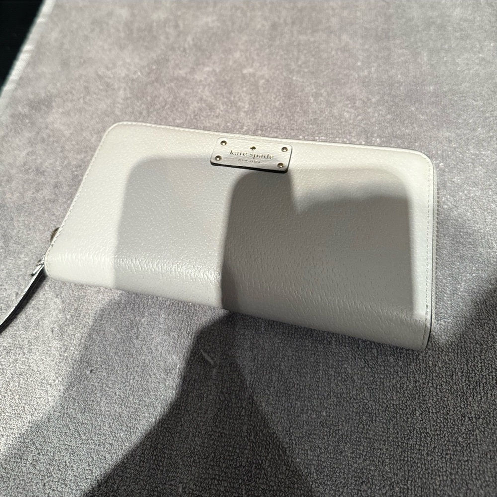 Kate Spade - Light Gray Wallet